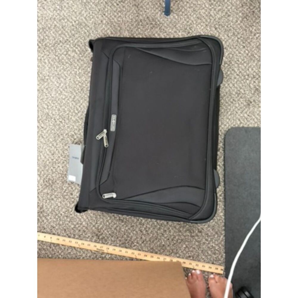 Samsonite Wheeled Garment bag NEW
